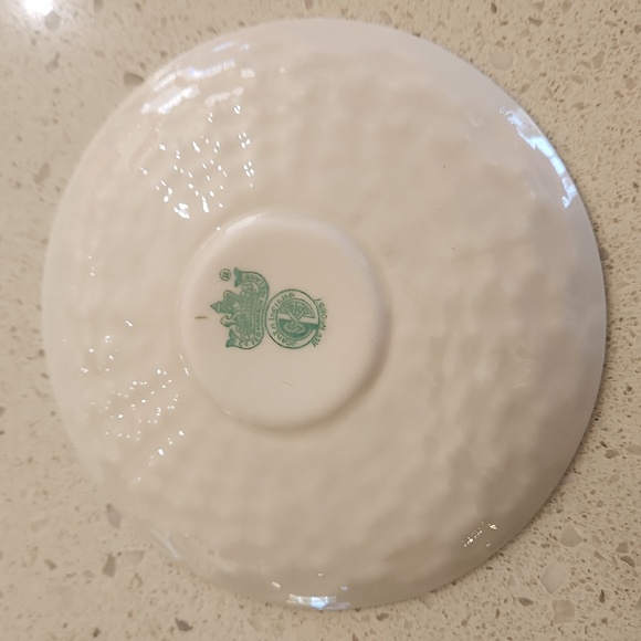 Belleek tea cup saucer - Picture 2 of 3